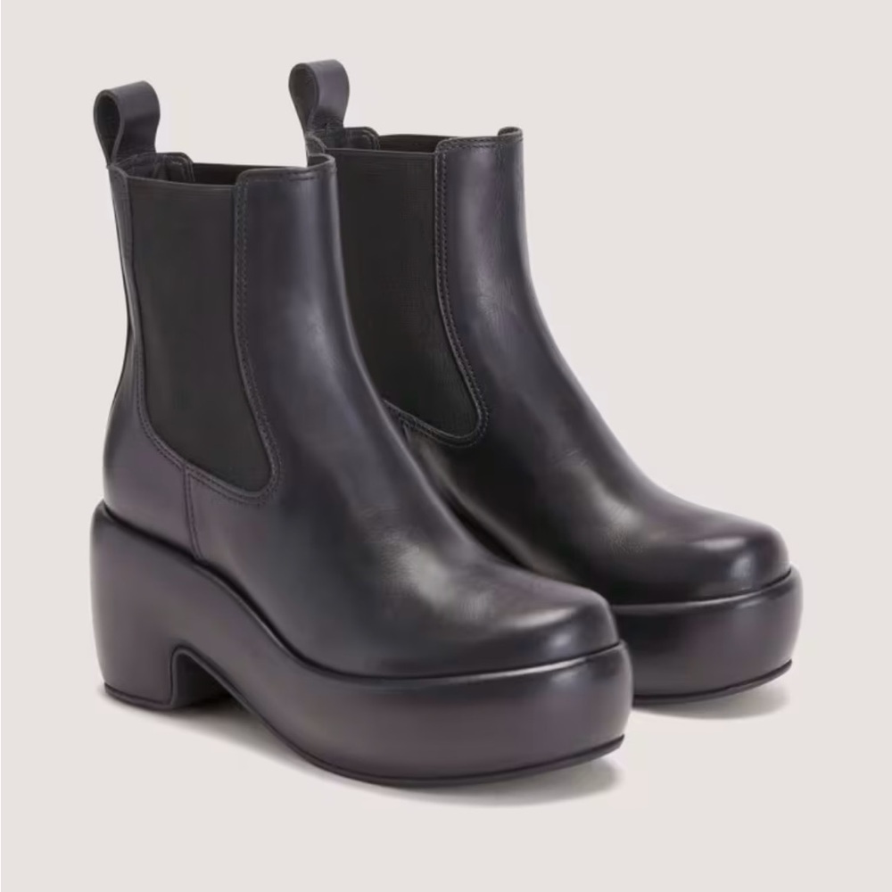 Everlane The Puffa Boot Black Leather